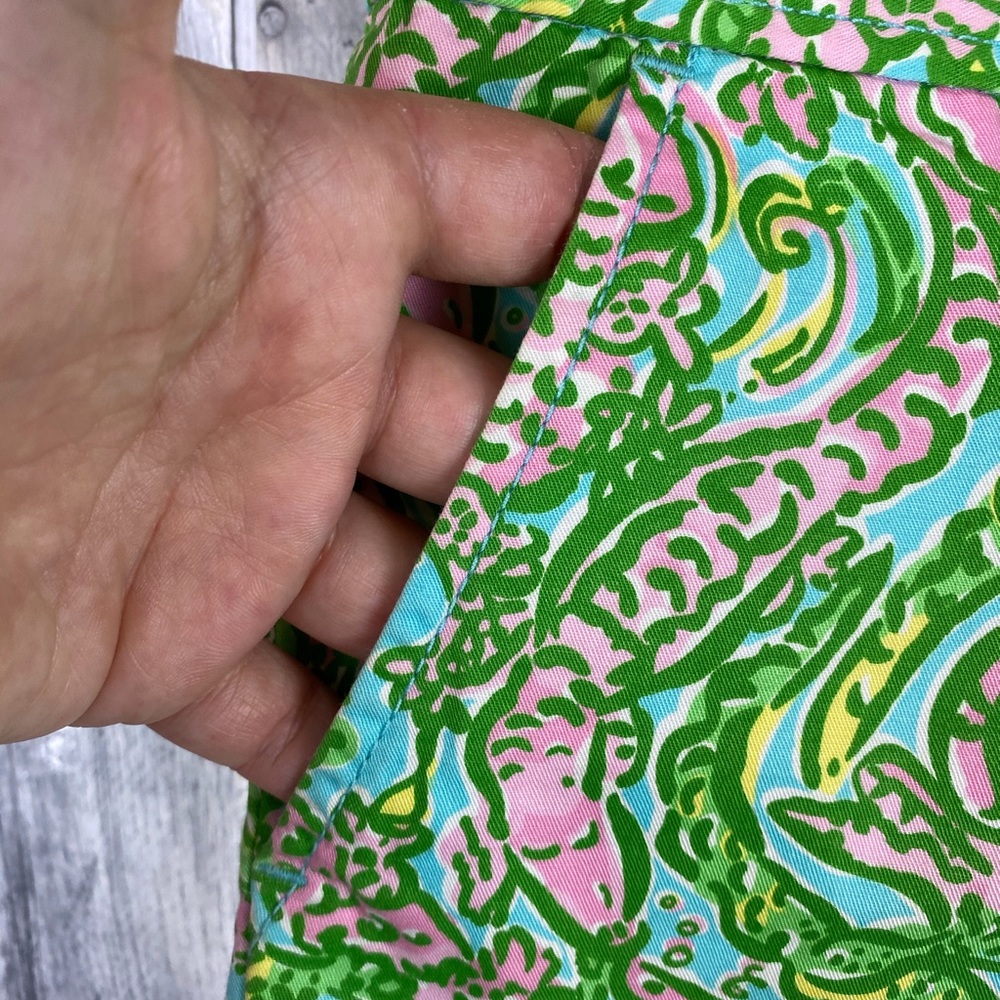 Lilly Pulitzer The Callahan Short 2 Chomp Gator - Picture 3 of 8